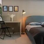 Center - Free Parking, Netflix And Wifi Apartman Locarno