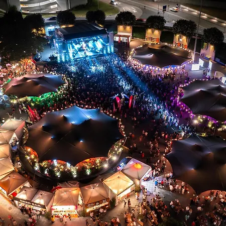 Center - Free Parking, Netflix And Wifi