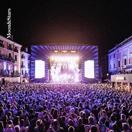 Center - Free Parking, Netflix And Wifi *