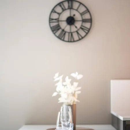 Apartment Center - Free Parking, Netflix And Wifi