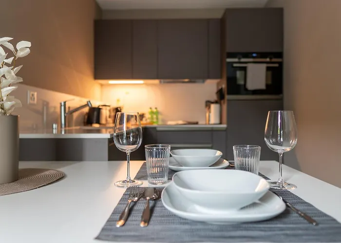 Center - Free Parking, Netflix And Wifi ロカルノ