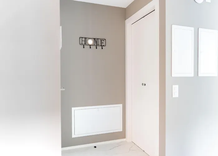 Center - Free Parking, Netflix And Wifi ロカルノ