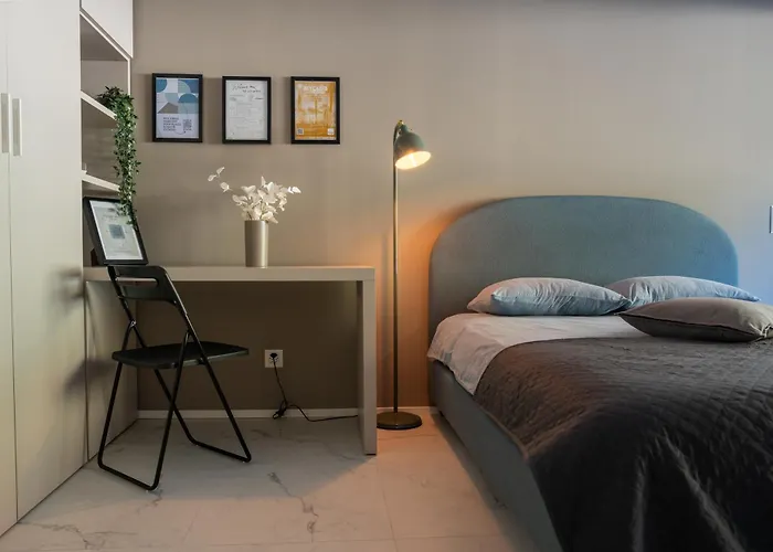 Center - Free Parking, Netflix And Wifi アパート ロカルノ